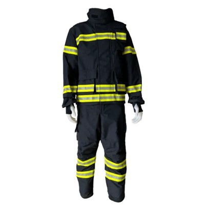 Combinaison de protection contre les pompiers